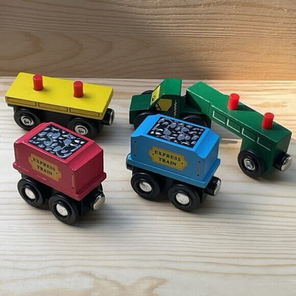 Melissa & Doug Magnetic Wooden Express Freight Cars Train Vehicles Mixed Lot - Picture 2 of 2